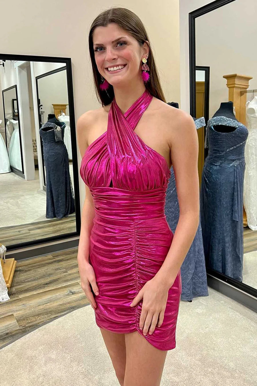 Vestido corto de fiesta con cuello halter fruncido para regreso a casa